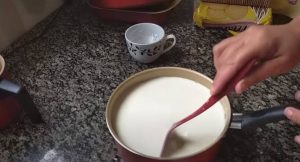 passo 02 Pavê Simples de Biscoito de Maizena