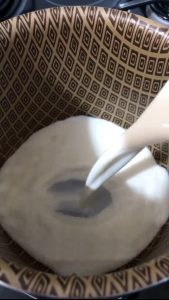 Chocolate quente cremoso com poucos ingredientes