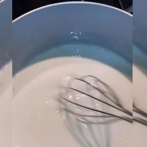 FONDUE DE QUEIJO COM POUCOS INGREDIENTES