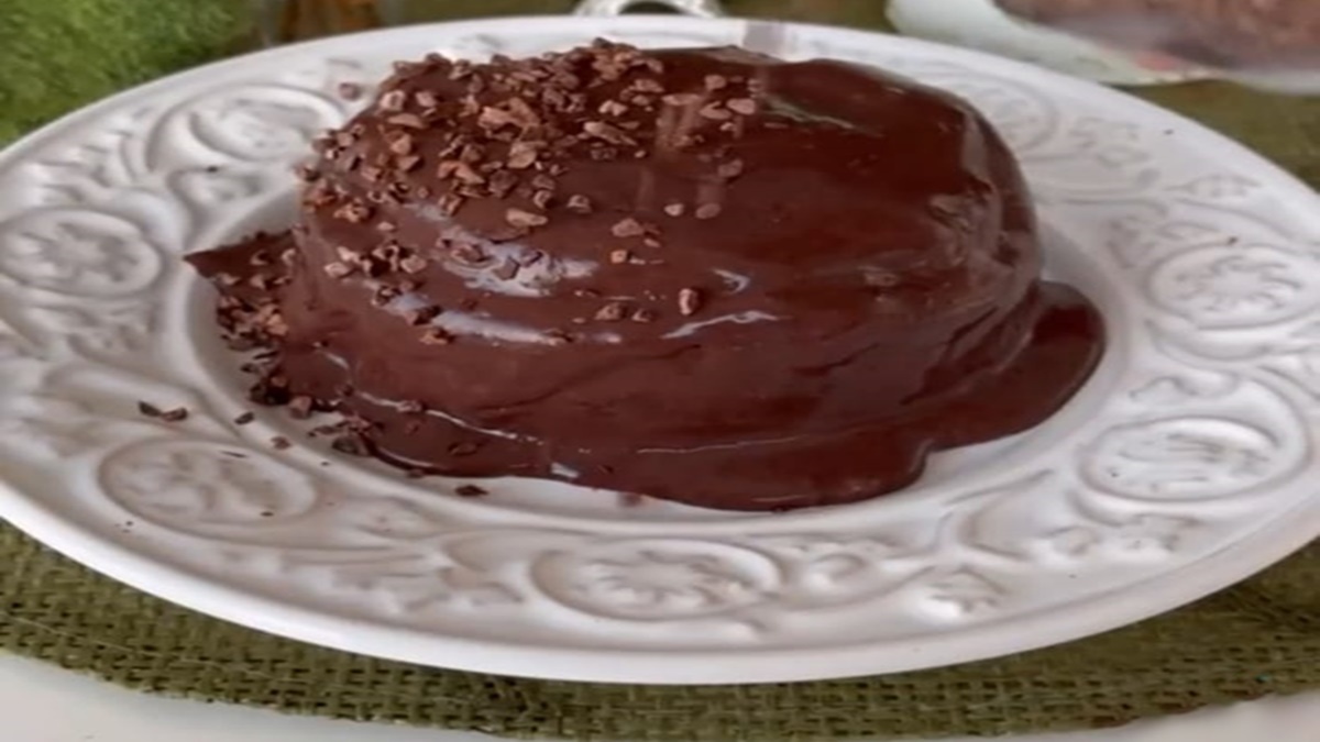Receita de Bolo de Chocolate com apenas 2 ingredientes