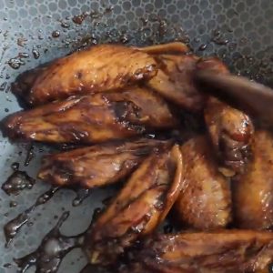PASSO-A-PASSO-DE-COMO-FAZER-TULIPA-NA-AIRFRYER-AO-MOLHO-DE-COCA-COLA
