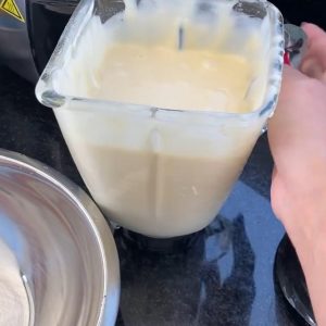 APRENDA A COMO FAZER BOLO MESCLADO COM COBERTURA