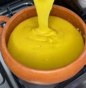 DELICIOSO CALDO DE FRANGO COM MANDIOCA