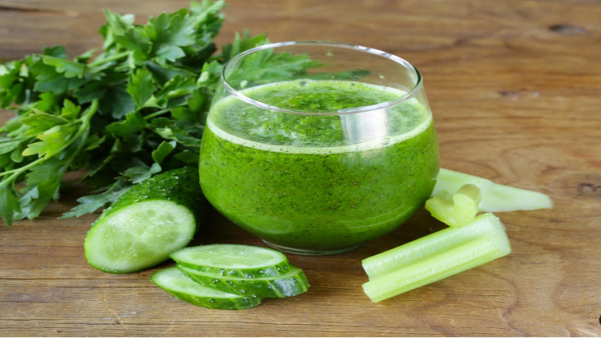 Receita de Suco Detox Verde com Couve, Pepino e Gengibre